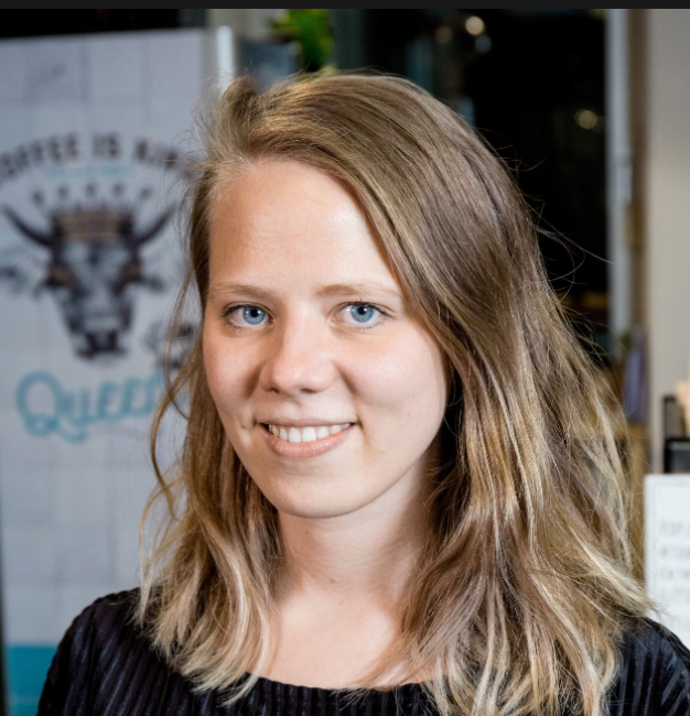 Dagmar Geerlings in haar koffiezaak